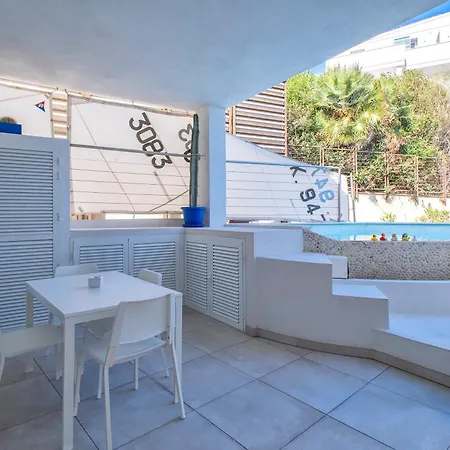 Sardvs B&beach 招待所