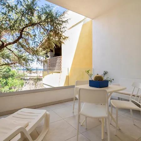 Sardvs B&beach 卡斯特尔萨多